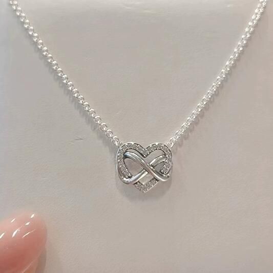 Sparkling Infinity Heart Collier Necklace