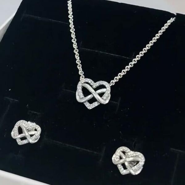 Sparkling Infinity Heart Collier Necklace Set