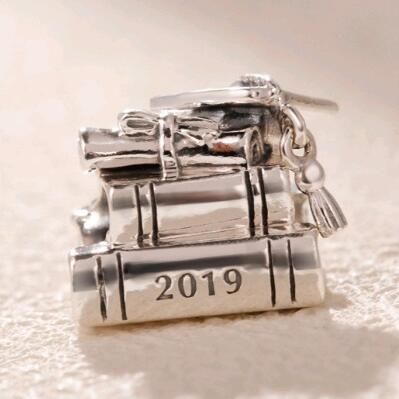 Graduation 2019 Hat Books Charms