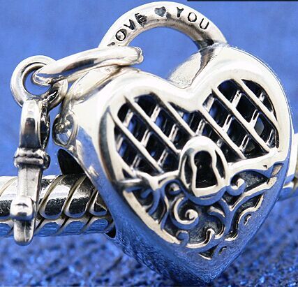 AAA GRADE Key-To-My-Heart Pave Charms
